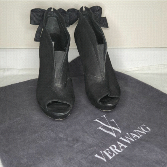 Vera Wang Black Leather High Heels - Picture 1 of 11